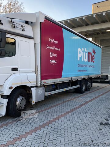 Camion cu platformă și prelată Mercedes-Benz Actror 2643