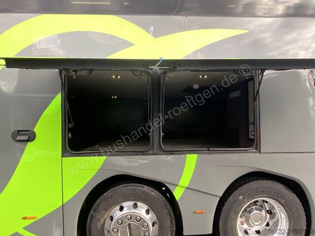 Двоповерховий Neoplan Skyliner L
