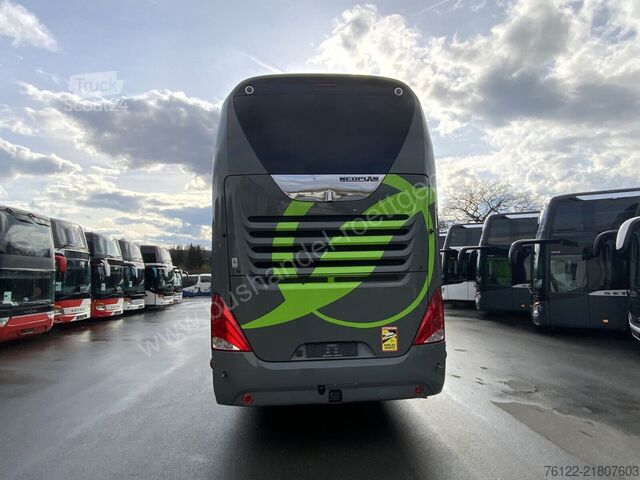 Двоповерховий Neoplan Skyliner L