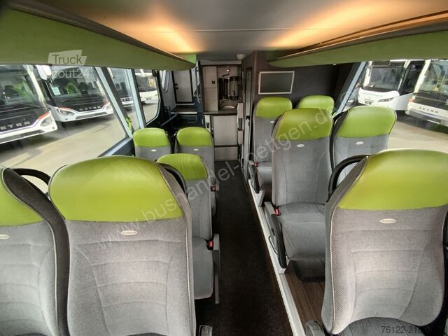 Двоповерховий Neoplan Skyliner L