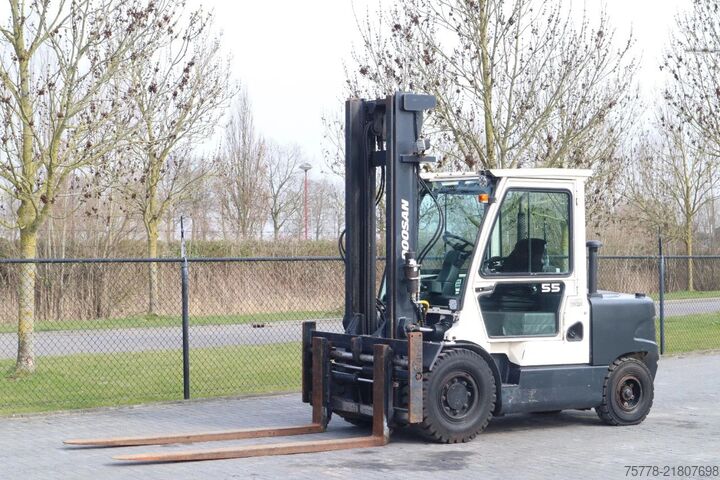 Gaffeltruck Doosan D55C-5 | 5500 KG | SIDESHIFT | POSITIONERS