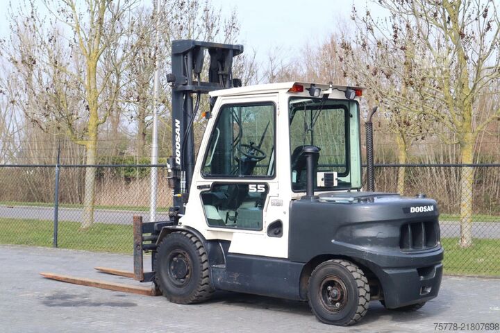 Gaffeltruck Doosan D55C-5 | 5500 KG | SIDESHIFT | POSITIONERS