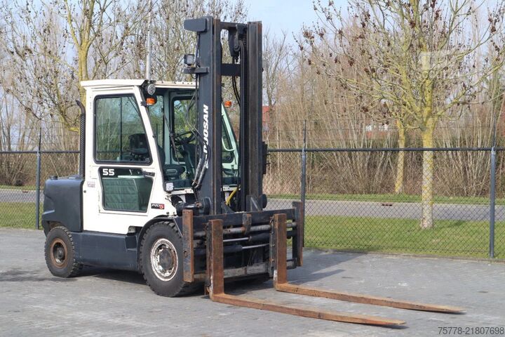 Gaffeltruck Doosan D55C-5 | 5500 KG | SIDESHIFT | POSITIONERS