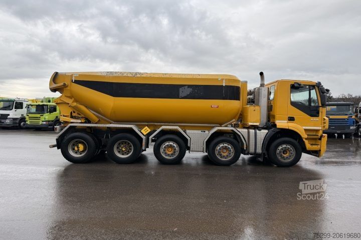 Special purpose truck Iveco 410T50-5 Trakker Moser 20m³ / Swiss-Vehicle