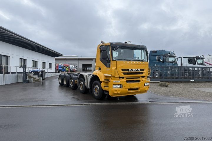 Chassi de caminhão Iveco 410T50-5 Trakker 10x4 / Swiss-Vehicle