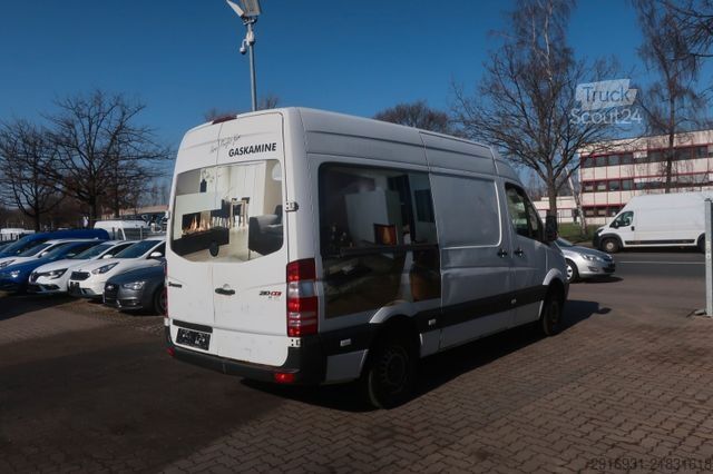 Furgone a tetto alto MERCEDES-BENZ Sprinter II Kasten 210 CDI / Nr. 174