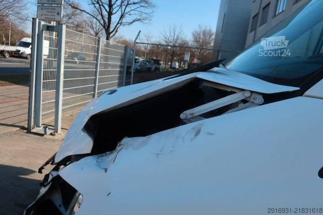 Furgone a tetto alto MERCEDES-BENZ Sprinter II Kasten 210 CDI / Nr. 174