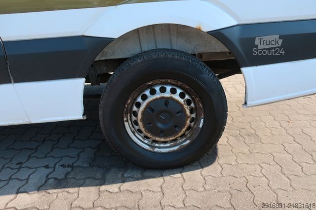 Furgone a tetto alto MERCEDES-BENZ Sprinter II Kasten 210 CDI / Nr. 174