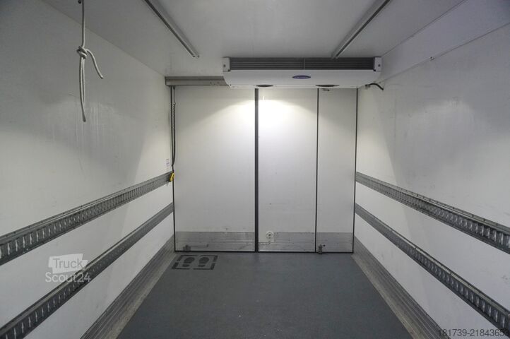 Hladilnik z dvema temperaturnima območjema Renault D210 12T / Bitemperature Refrigerator