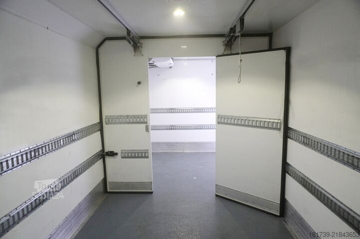 Hladilnik z dvema temperaturnima območjema Renault D210 12T / Bitemperature Refrigerator