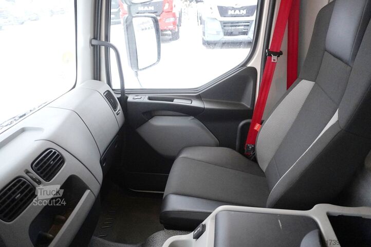 Hladilnik z dvema temperaturnima območjema Renault D210 12T / Bitemperature Refrigerator
