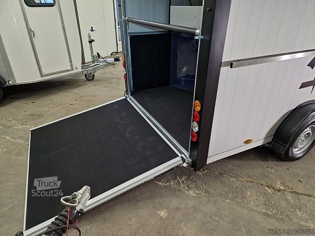 Pferdeanhänger Cheval Liberté Maxi 4 Modell Frontexit Saddleroom 3500