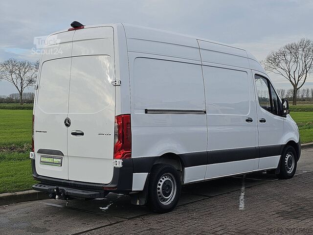 High-roof van MERCEDES-BENZ SPRINTER 314 L2H2 Mbux Automaat!