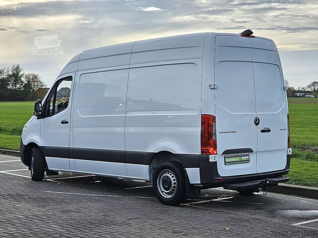 High-roof van MERCEDES-BENZ SPRINTER 314 L2H2 Mbux Automaat!