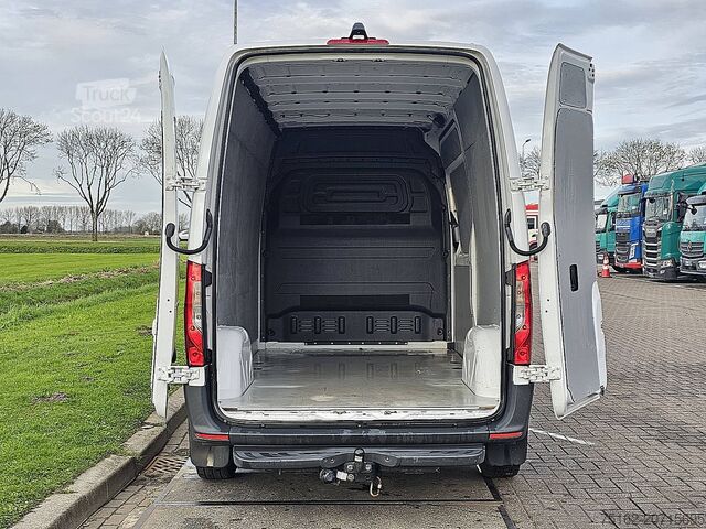 High-roof van MERCEDES-BENZ SPRINTER 314 L2H2 Mbux Automaat!