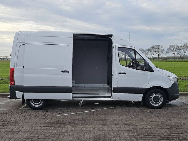 High-roof van MERCEDES-BENZ SPRINTER 314 L2H2 Mbux Automaat!