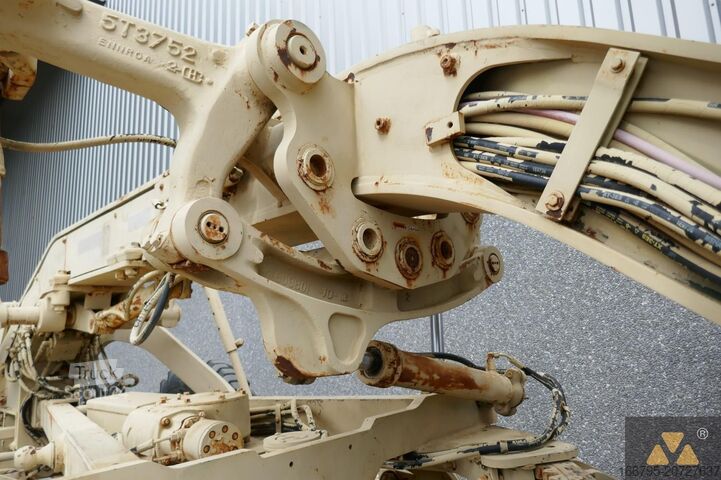 Greideris Caterpillar 130G Ex-army