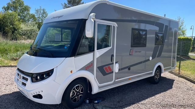 Integruota kemperis CHALLENGER 2060 - 2025 inkl. 4,4t / AHK / Drive light usw.