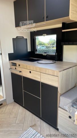 Integruota kemperis CHALLENGER 2060 - 2025 inkl. 4,4t / AHK / Drive light usw.