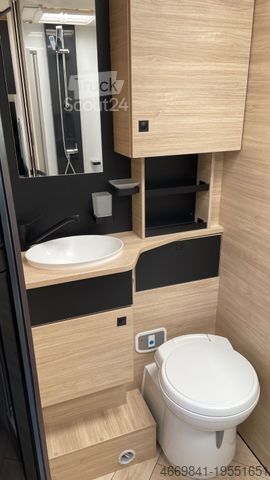 Integruota kemperis CHALLENGER 2060 - 2025 inkl. 4,4t / AHK / Drive light usw.