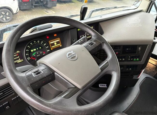 Standardni vlačilec VOLVO FH13 460