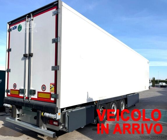 Hladilna polprikolica SOR IBERICA Isotermico