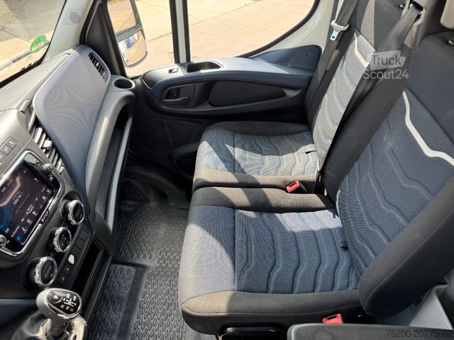 Transporter mit Koffer IVECO Daily Fahrgestell Einzelkabine 35 S ... Radstand