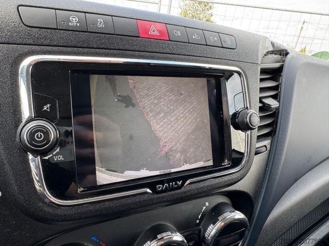 Transporter mit Koffer IVECO Daily Fahrgestell Einzelkabine 35 S ... Radstand