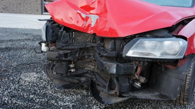 Μίνι λεωφορείο VOLKSWAGEN Passat Variant Trendline BlueMotion Unfall
