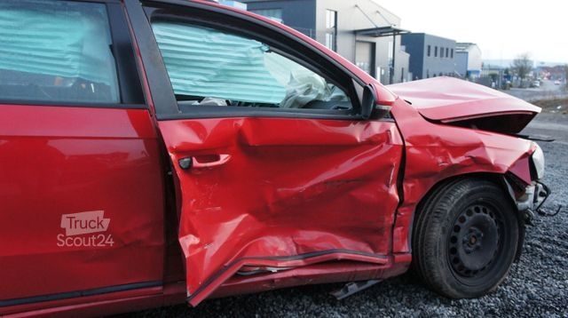 Μίνι λεωφορείο VOLKSWAGEN Passat Variant Trendline BlueMotion Unfall