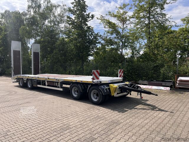 Низькорамний причіп Möslein T4 VB H1 gerade  neuer 4 Achs Tieflader gerade hydraulischen Rampen