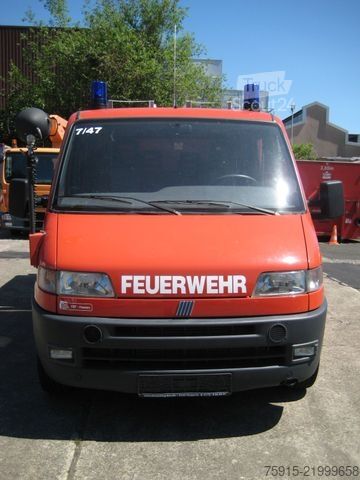 Camion de pompiers FIAT Ducato 2,0 Feuerwehr TSF / 6-Sitzer / 14.800 KM