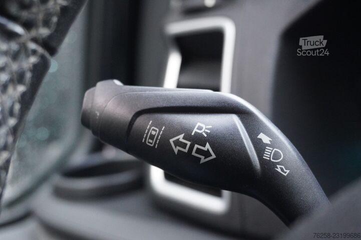 Ford Transit Custom 2.0 TDCI 130КС Автомат EURO 6 – Кондиціонер – Навігація – Круїз-контроль – €14.9 Ford Transit Custom 2.0 TDCI 130PK Automaat EURO 6 -...