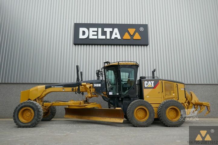Грейдер Caterpillar 140M