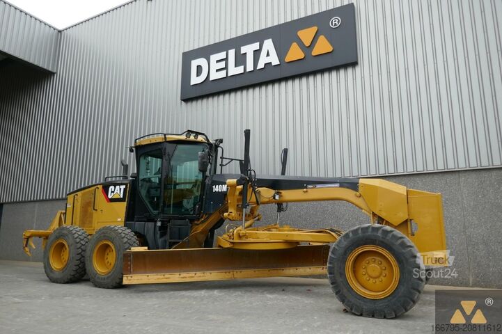 Грейдер Caterpillar 140M