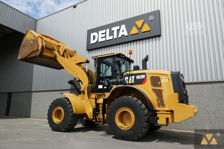 колісний навантажувач Caterpillar 962M