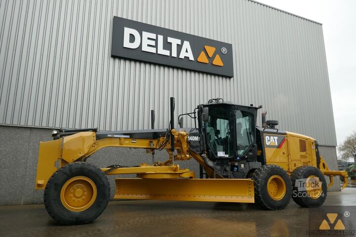 Грейдер Caterpillar 140M3