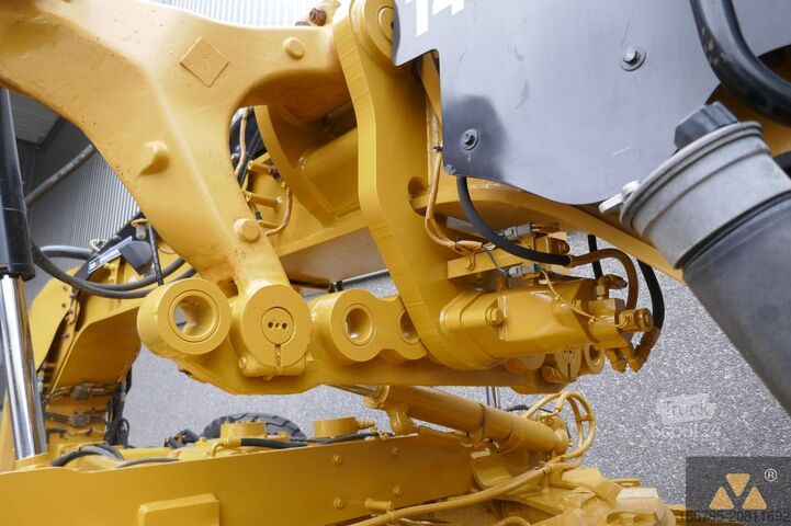 Грейдер Caterpillar 140M3