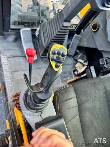 Колесный экскаватор JCB HD110WT