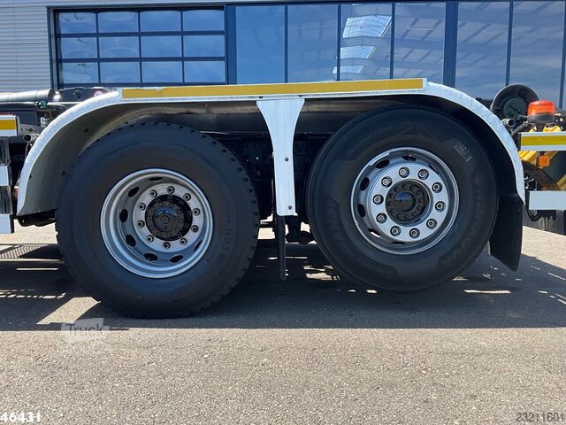Man TGS 26.420 Euro 6 con gru di sollevamento HMF da 21 tonnellate metro, solo 179.817 km! Man TGS 26.420 Euro 6 HMF 21 Tonmeter laadkraan Jus...