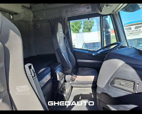 Tracteur routier standard IVECO AS440T/P - AS440 T/P