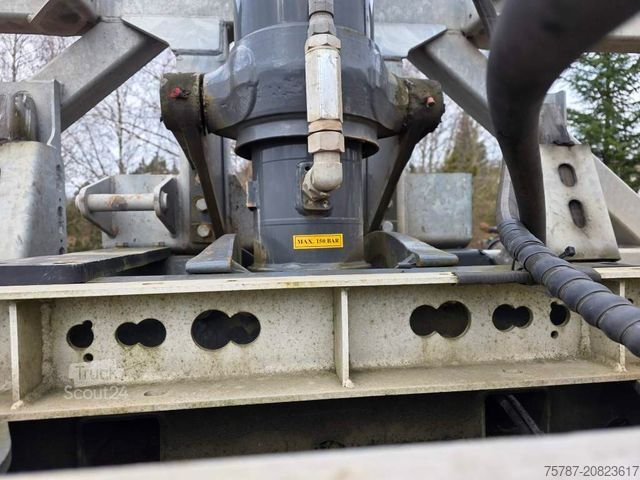 Návěs s výměnnou nástavbou LAG Kipp-Chassis 20