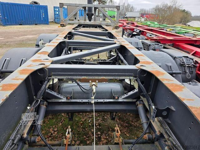 Návěs s výměnnou nástavbou LAG Kipp-Chassis 20