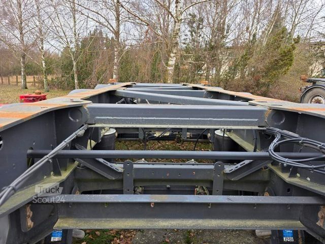 Návěs s výměnnou nástavbou LAG Kipp-Chassis 20