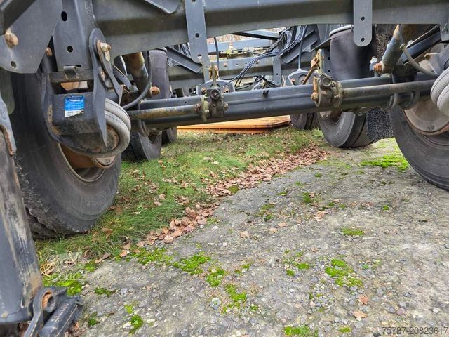 Návěs s výměnnou nástavbou LAG Kipp-Chassis 20