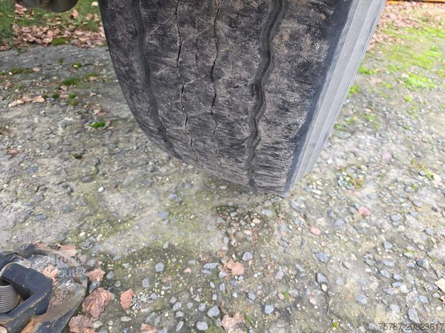 Návěs s výměnnou nástavbou LAG Kipp-Chassis 20