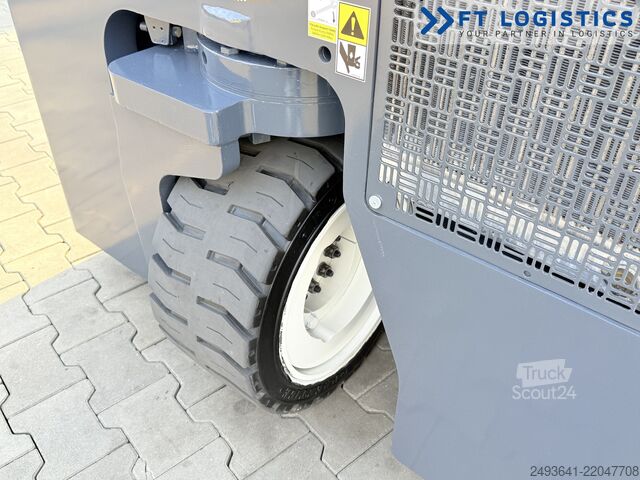 Chariot élévateur multidirectionnel Combilift CB3000 DIESEL TRIPLEX 4900 POSITIONER
