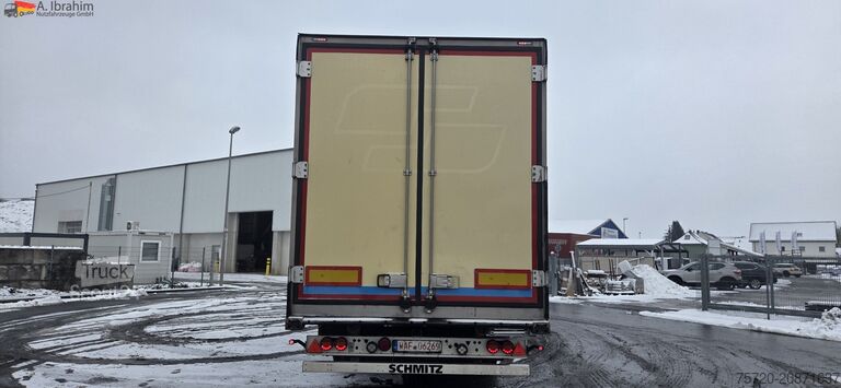 Auflieger Schmitz SKO24 Carrier Vector 1550 Zustand gut, leichter Streifschaden rechts