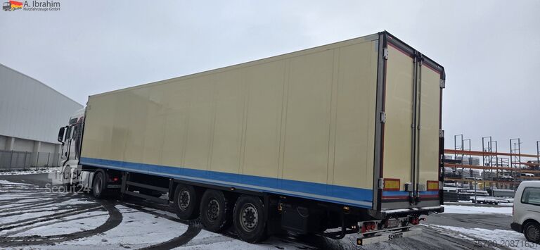 Auflieger Schmitz SKO24 Carrier Vector 1550 Zustand gut, leichter Streifschaden rechts