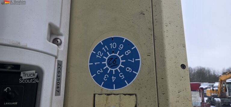 Auflieger Schmitz SKO24 Carrier Vector 1550 Zustand gut, leichter Streifschaden rechts